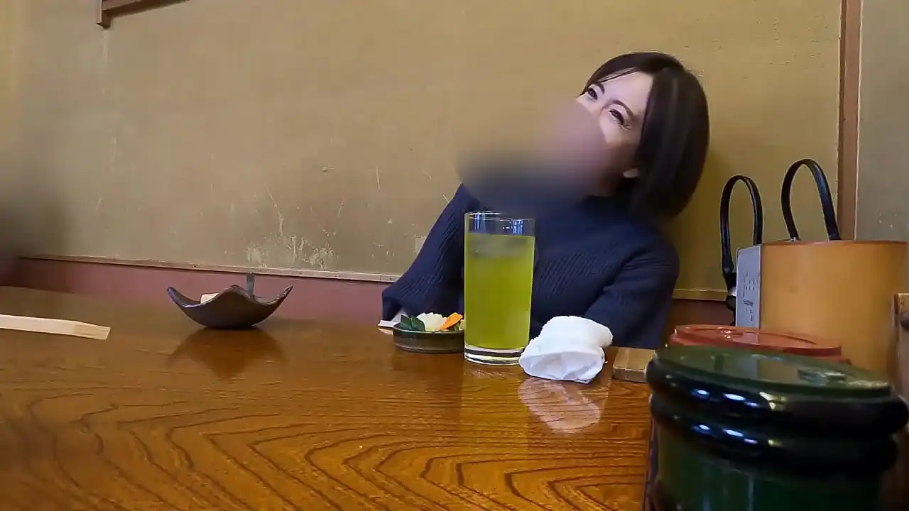 Completamente real [tiro pessoal] [tiro oculto] Shinsekai / Nishinari Date Uma linda irmã peituda de 28 anos nascida em Hakodate que veio a Osaka para passear e Shinsekai & Nishinari Depois de comer e beber, fomos para a vila! Privado amador real de meio