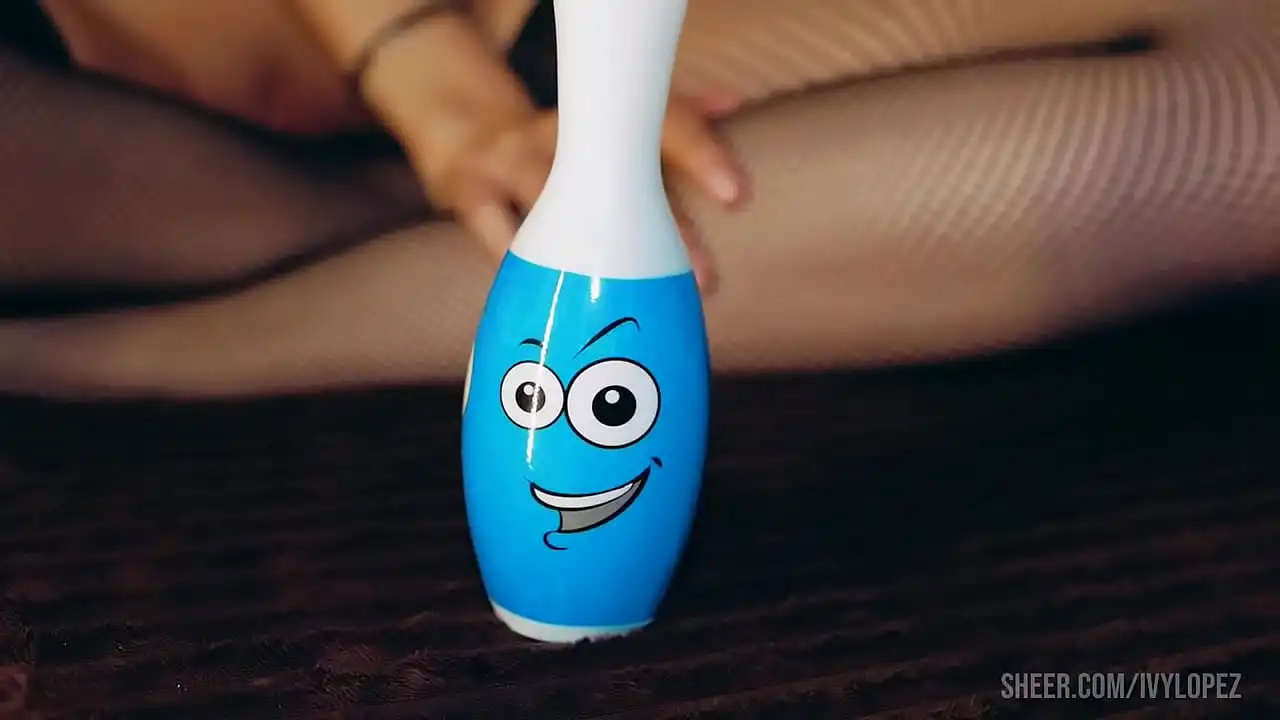 ASS FUCK WITH BOWLING PIN (Amador, Anal, Peidos, Gape, Teen, Gaping Asshole, Wet Pussy, Orgasm Real, Natural, Fetish)