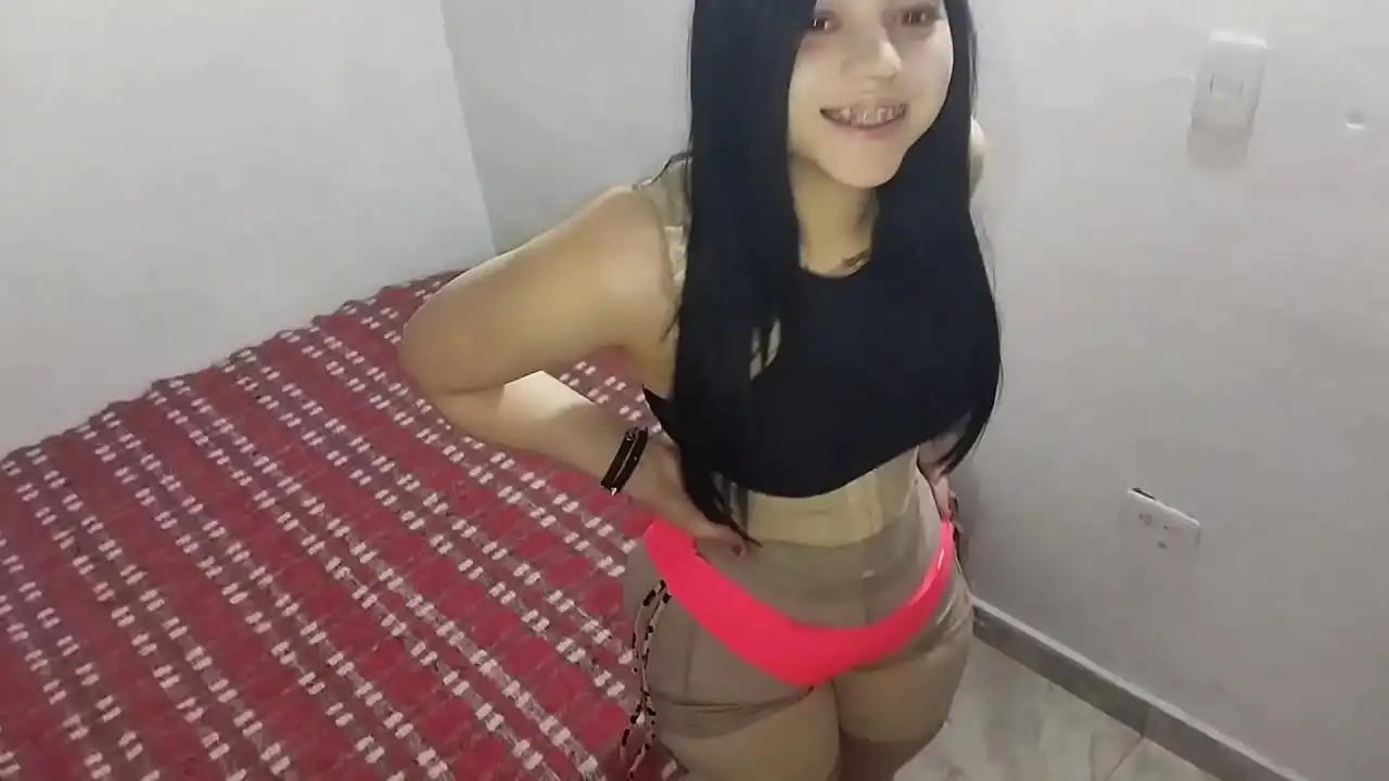 Mulher jovem e bonita transando em vídeo na Internet