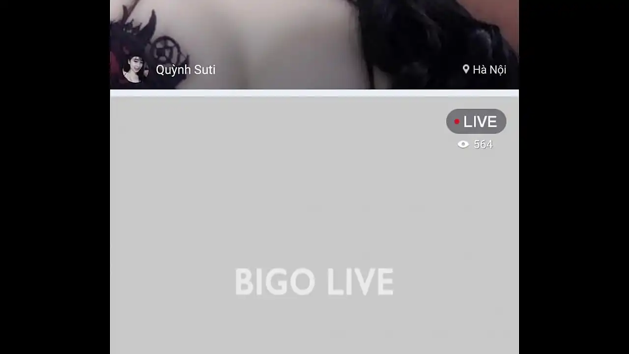 Bigo live tocando a boceta do urso aquático