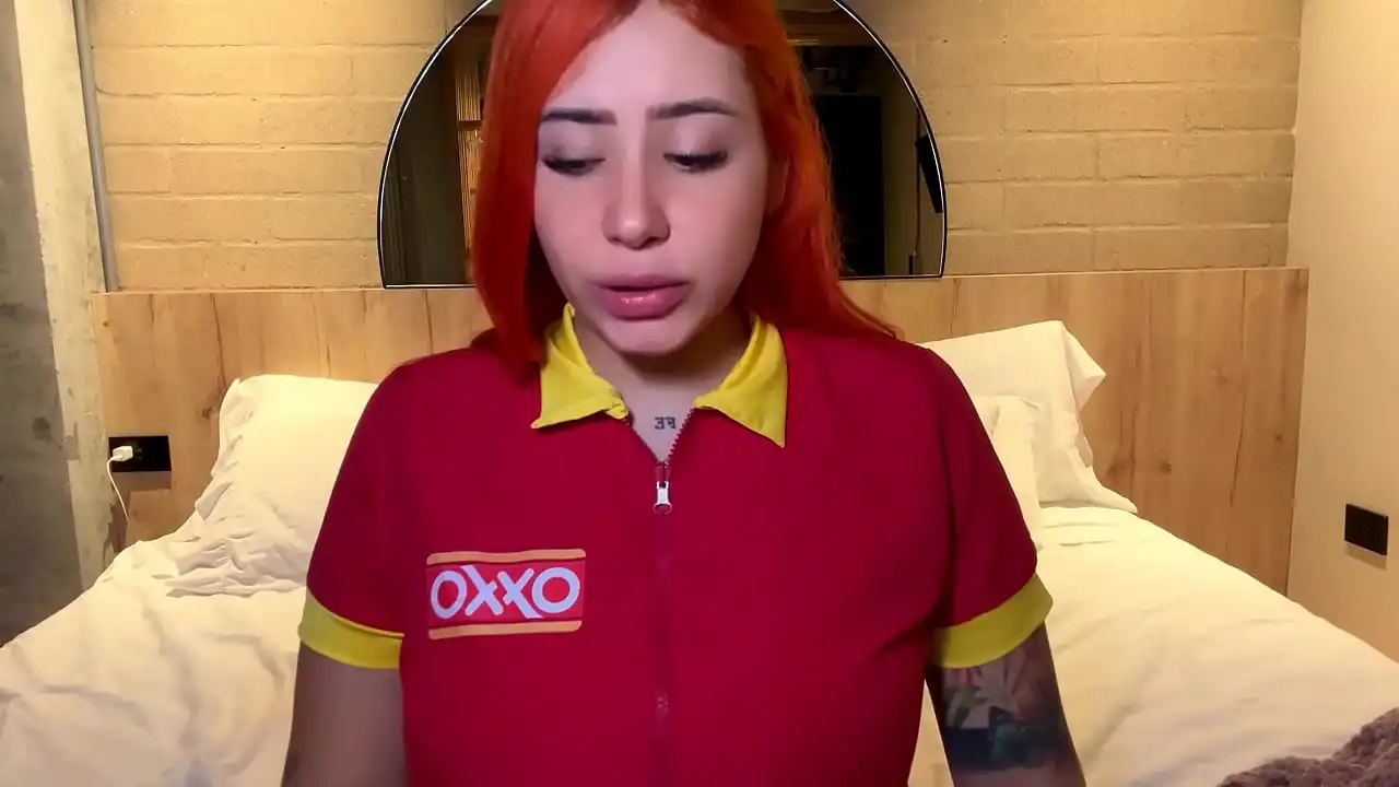 A caixa da Oxxo se masturba para o chefe e seu vídeo vazou