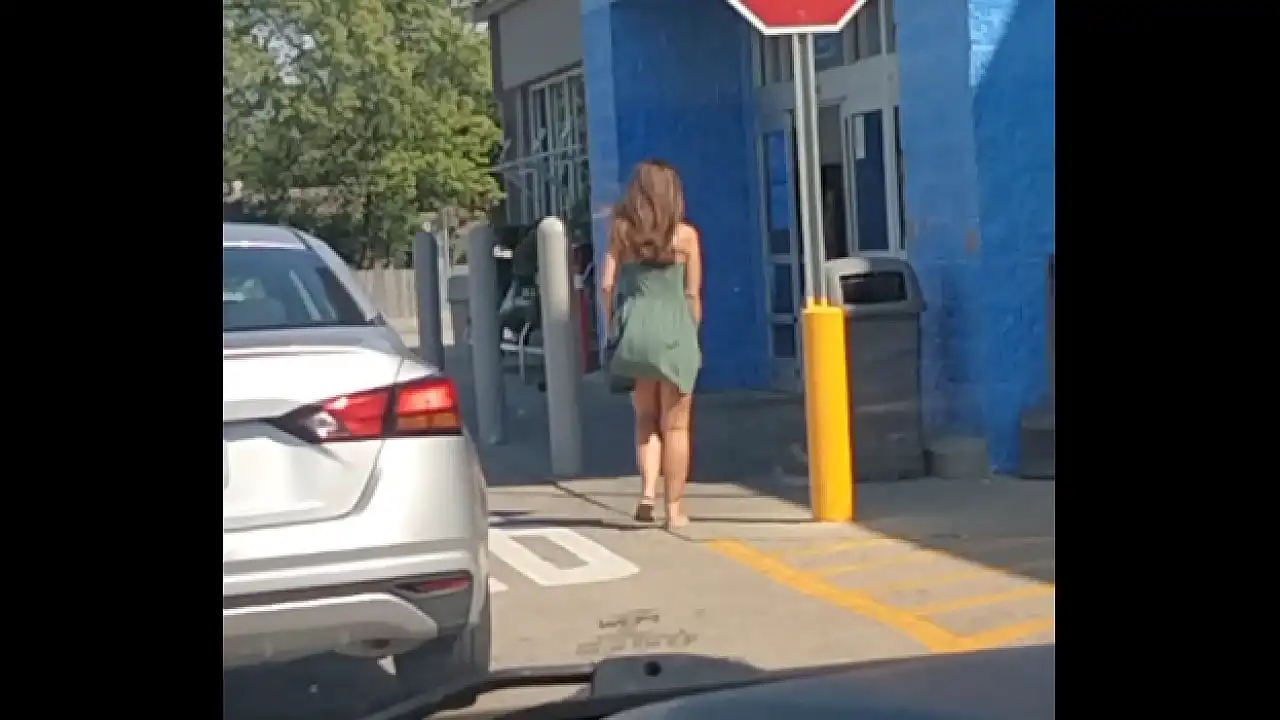 Vestido de verão milf sincero