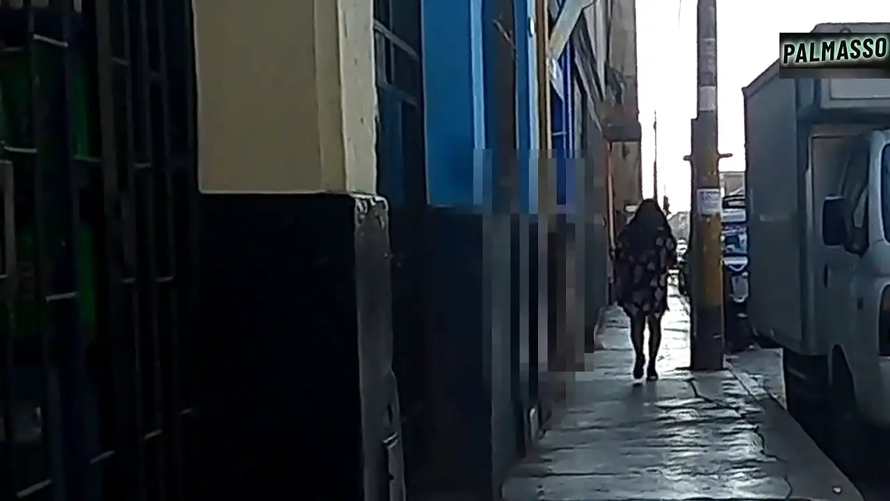 bangla koci mayar xxx Na rua uma senhora madura é perseguida, pega e fodida por um jovem em troca do pagamento de suas dívidas   Por favor, não demore muito para foder! Eu tenho que ir para casa