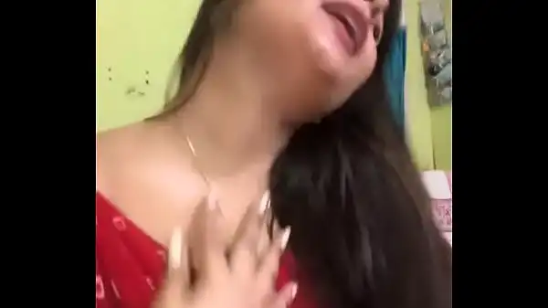 Garota indiana desi gostosa me mostrando as costas na CHAMADA AO VIVO