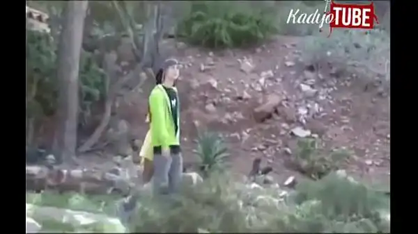 Garota salva a escola do garoto atirador branco transando com ele. Herói.