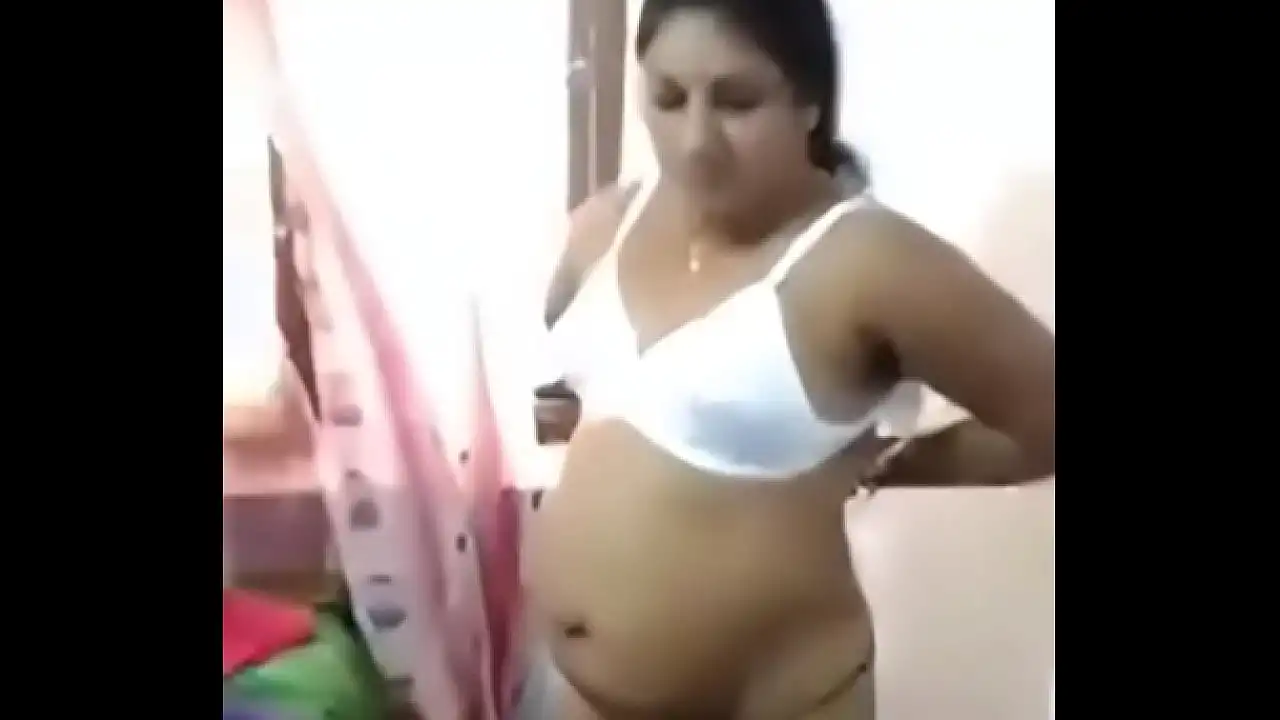 Sexo secreto da tia Kerala Mallu com amiga do marido 1