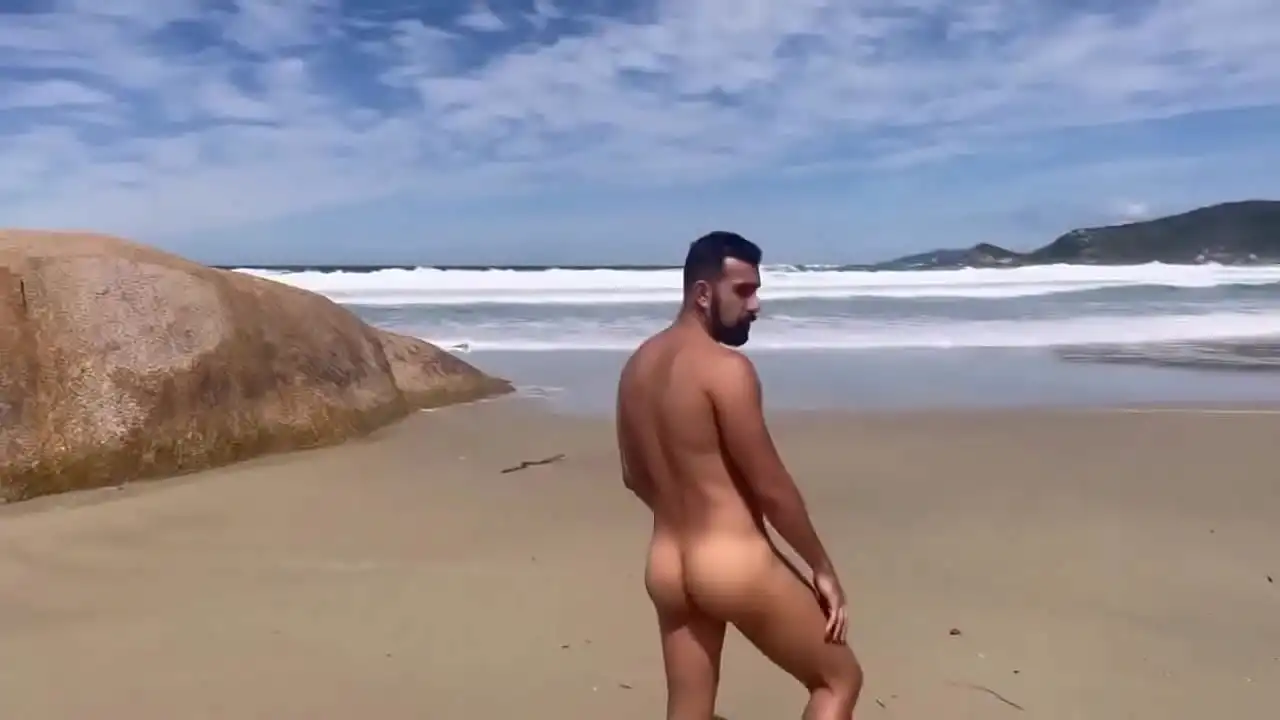 Vamos para a praiaEm breve um novo vídeo de praia de nudismo?