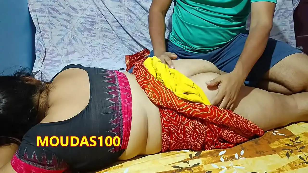 Recém-casada Desi Esposa Nisha em Sharee - Sexy Body Massage