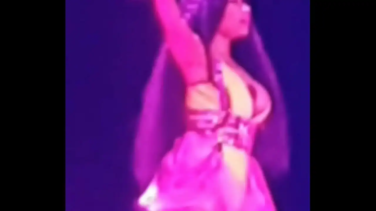 Nicki minaj nipslip ao vivo em Luxemburgo