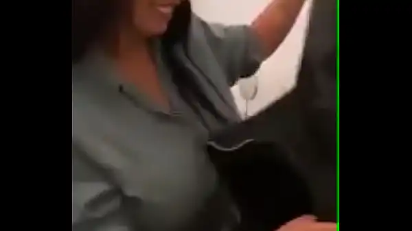 Ramona Riva Morena Deliciosa e Latina Exibida Gravou um Vídeo Chupando e Fodendo Com um Cara Que Conheceu no Tinder