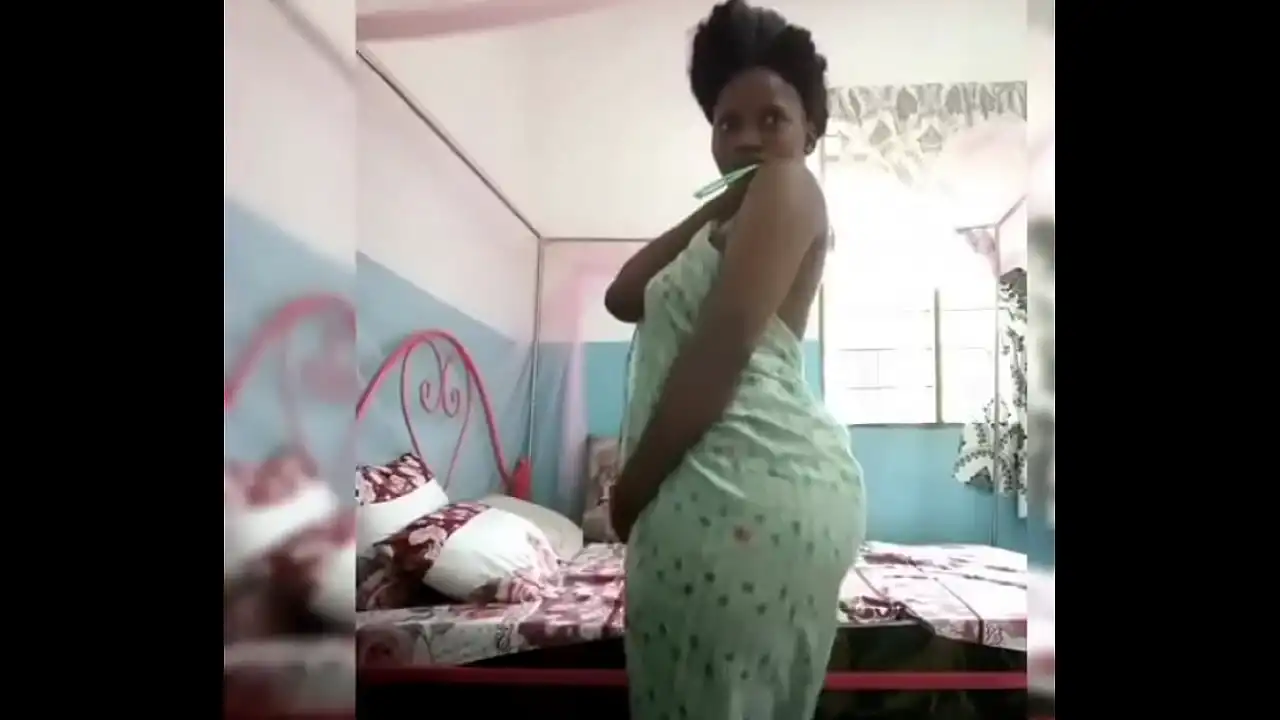 Rosa twerk sexo de ébano após o banho